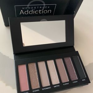 Younique Moodstruck Edition Palette